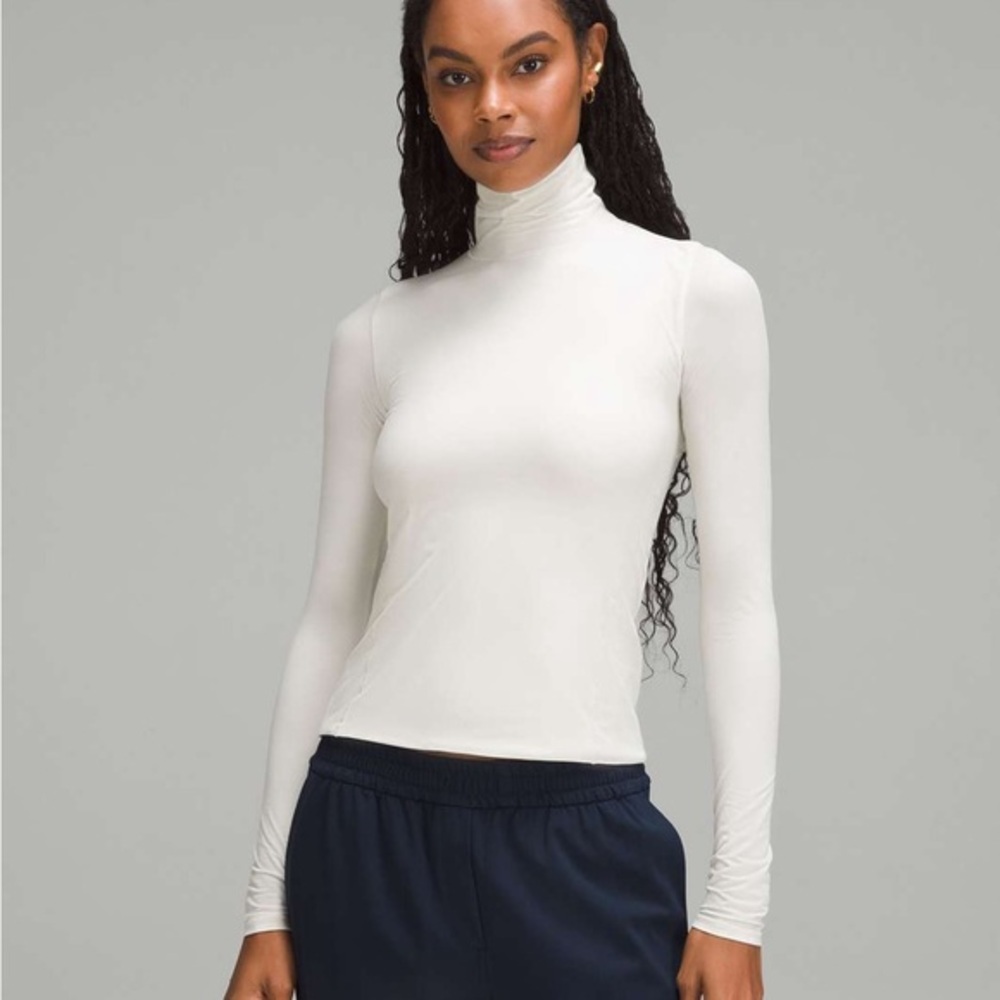 Lululemon Wundermost Nulu Long-Sleeve Turtleneck – Bone Sz 4